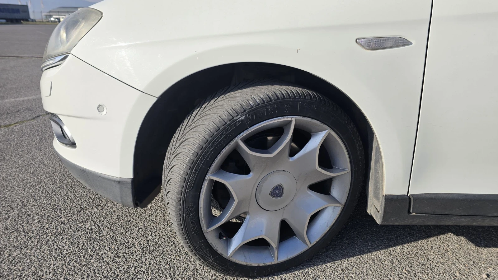 Lancia Delta TWIN TURBO, снимка 2 - Автомобили и джипове - 54274307