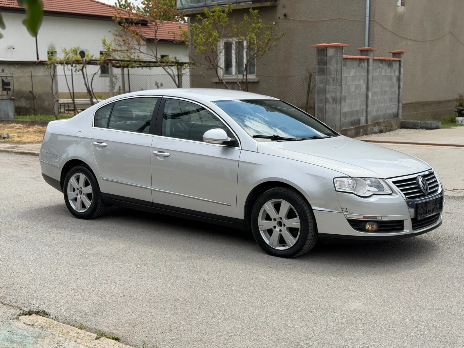 VW Passat 2.0 TDI, снимка 3 - Автомобили и джипове - 54384122