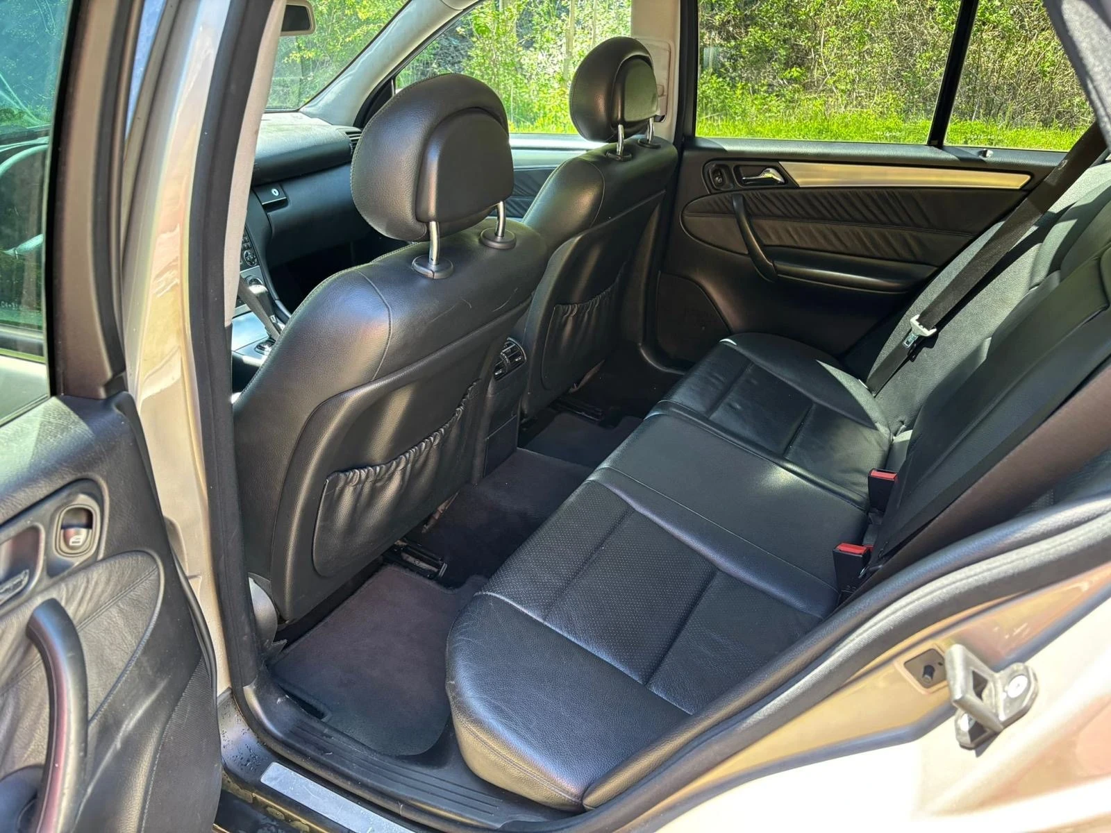 Mercedes-Benz C 220, снимка 11 - Автомобили и джипове - 54503047