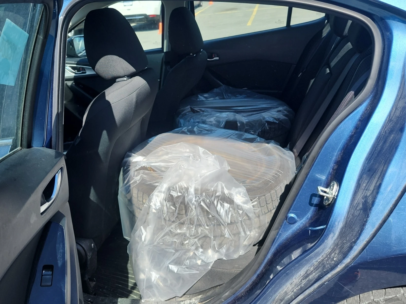Mazda 3 * * CARFAX * * АВТО КРЕДИТ * * , снимка 4 - Автомобили и джипове - 54645754
