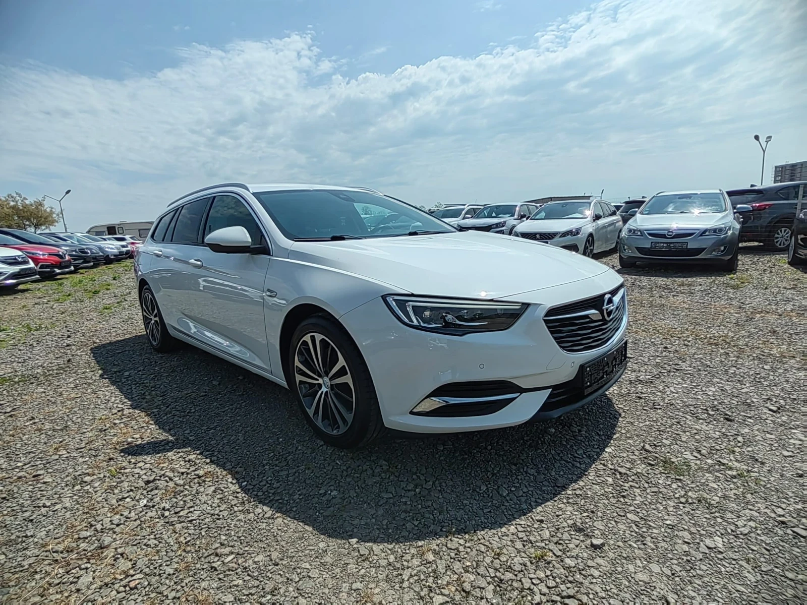 Opel Insignia 1.6i, EXCLUSIVE , снимка 3 - Автомобили и джипове - 54973771