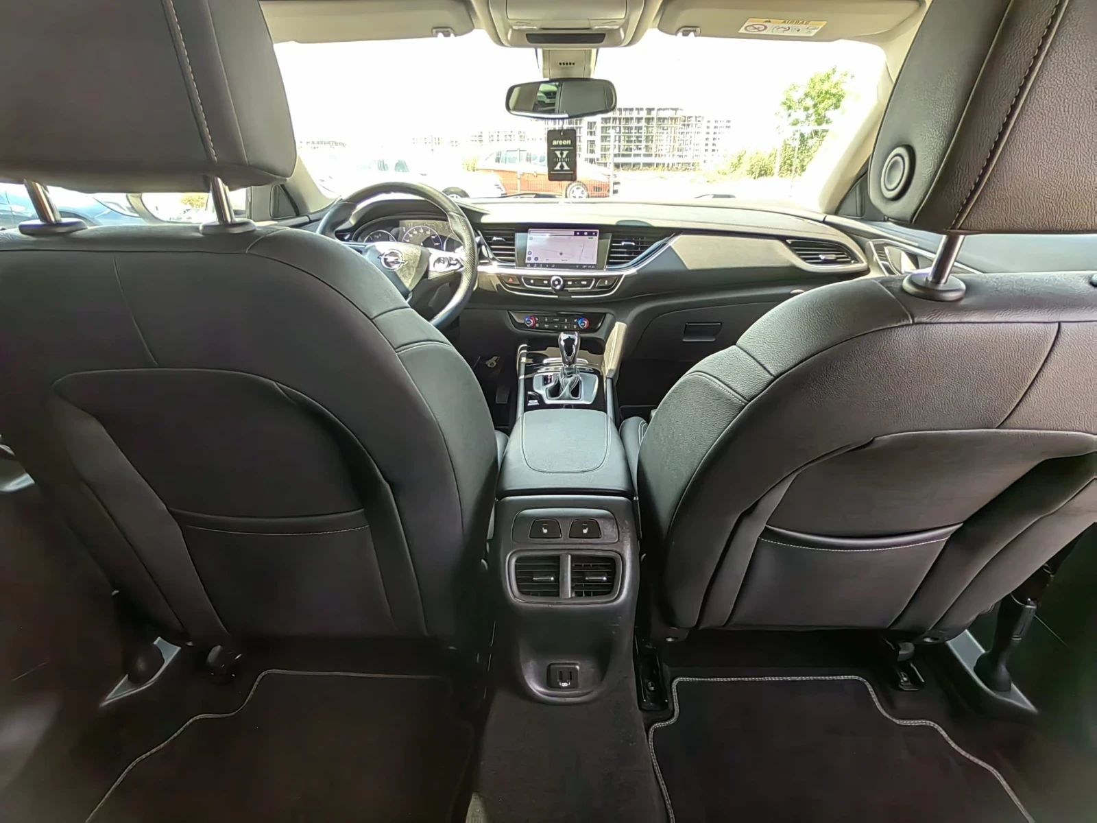 Opel Insignia 1.6i, EXCLUSIVE , снимка 9 - Автомобили и джипове - 54973771