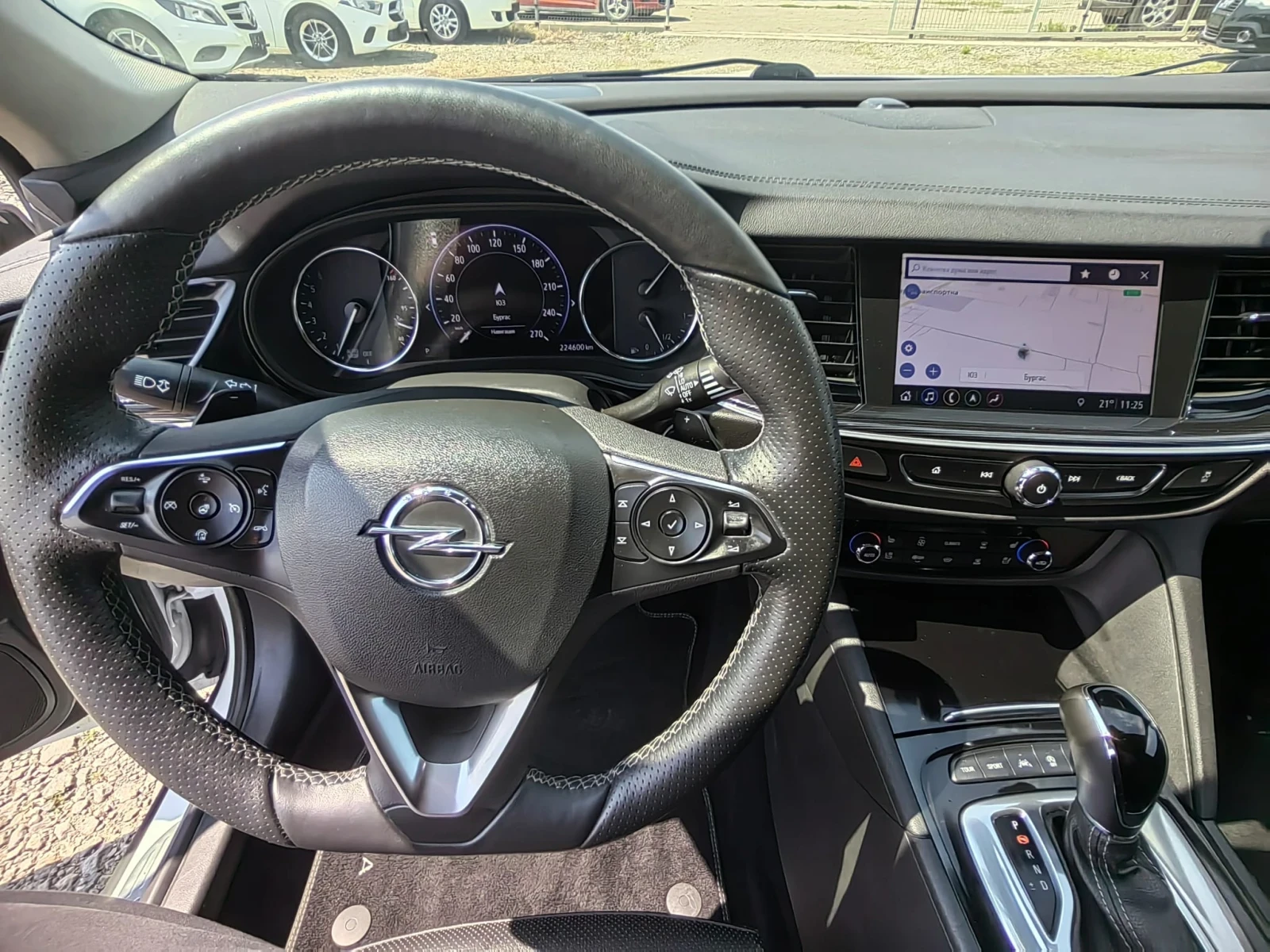 Opel Insignia 1.6i, EXCLUSIVE , снимка 10 - Автомобили и джипове - 54973771