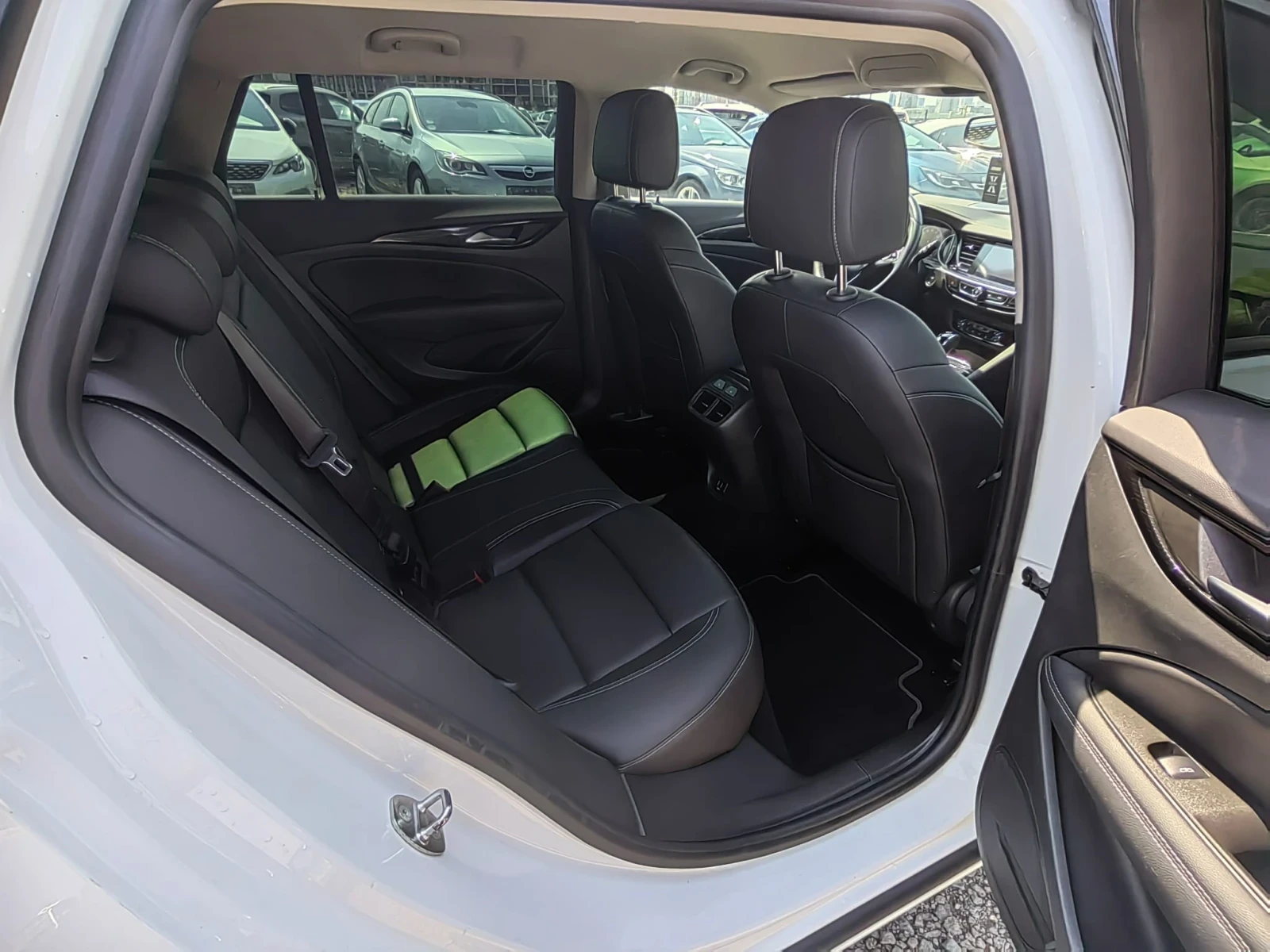 Opel Insignia 1.6i, EXCLUSIVE , снимка 14 - Автомобили и джипове - 54973771