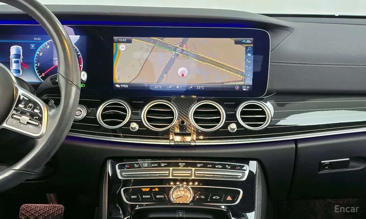 Mercedes-Benz E 450 4MATIC Exclusive/360/ОБДУХВАНЕ/ПАНОРАМА/ДИСТРОНИК, снимка 14 - Автомобили и джипове - 55791842