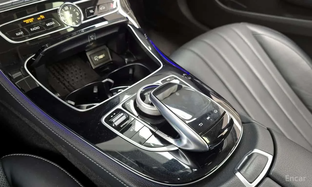 Mercedes-Benz E 450 4MATIC Exclusive/360/ОБДУХВАНЕ/ПАНОРАМА/ДИСТРОНИК, снимка 9 - Автомобили и джипове - 55791842