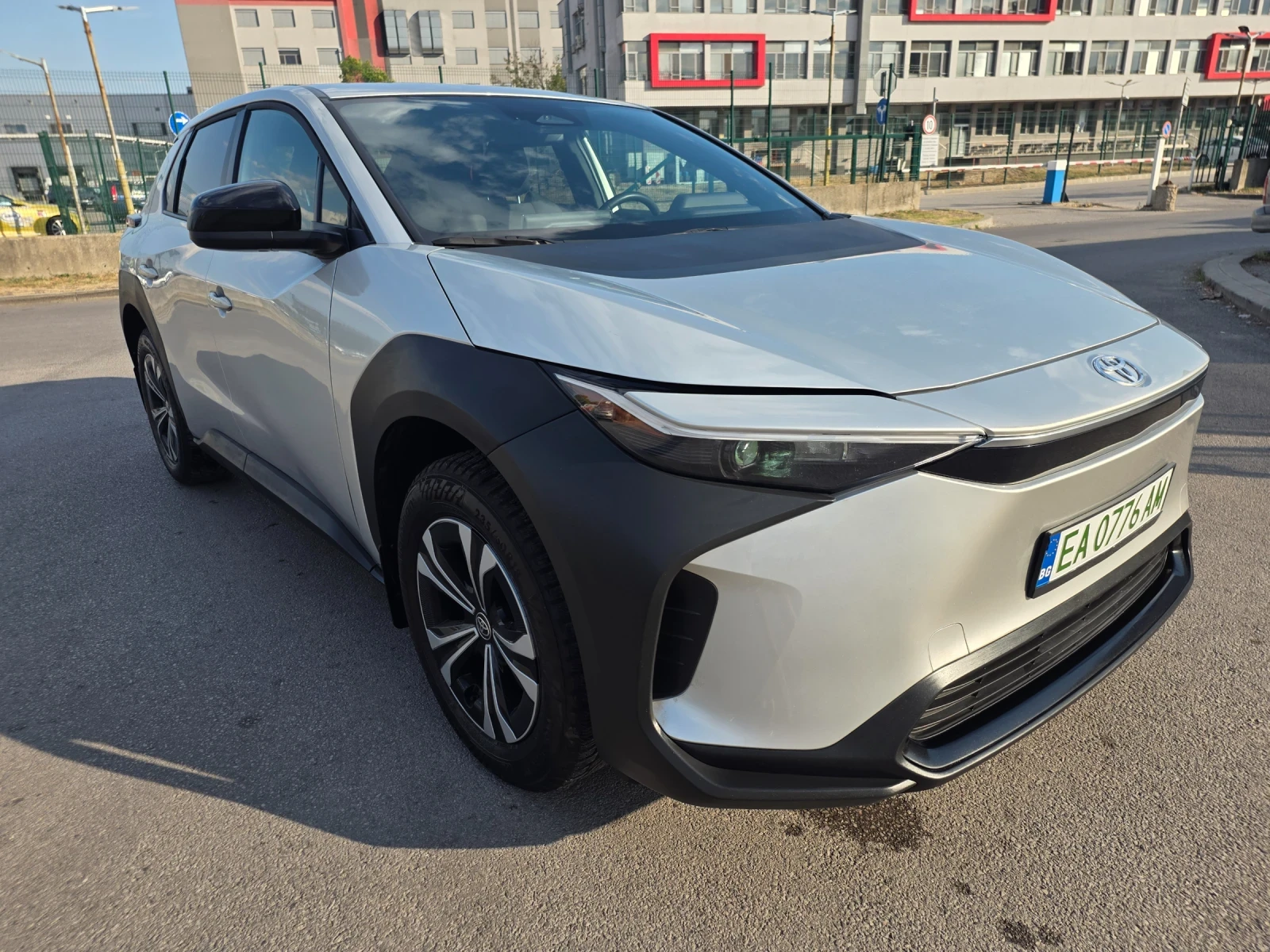 Toyota bZ4X РЕГИСТРИРАНА, снимка 3 - Автомобили и джипове - 56131347