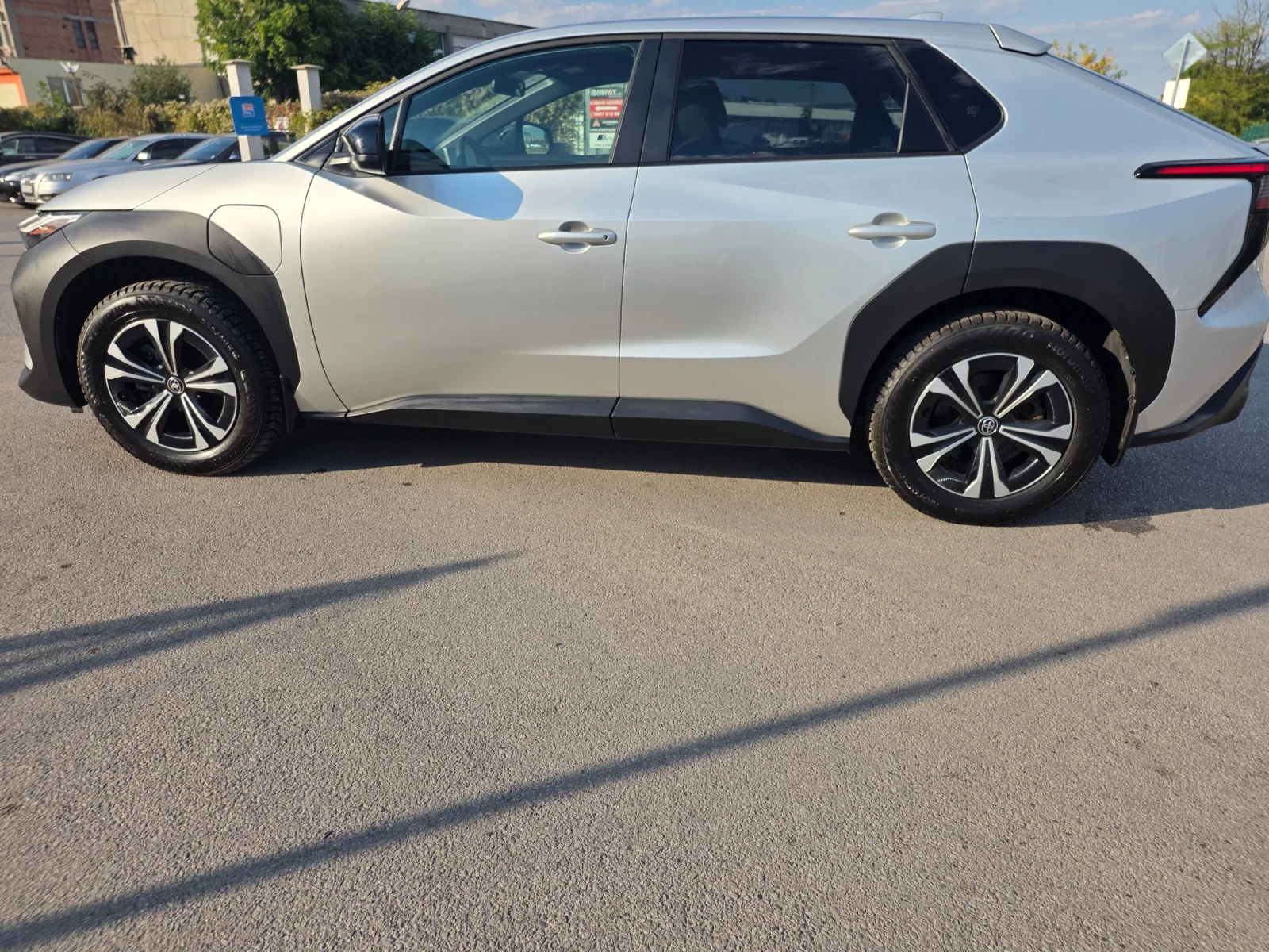 Toyota bZ4X РЕГИСТРИРАНА, снимка 8 - Автомобили и джипове - 56131347