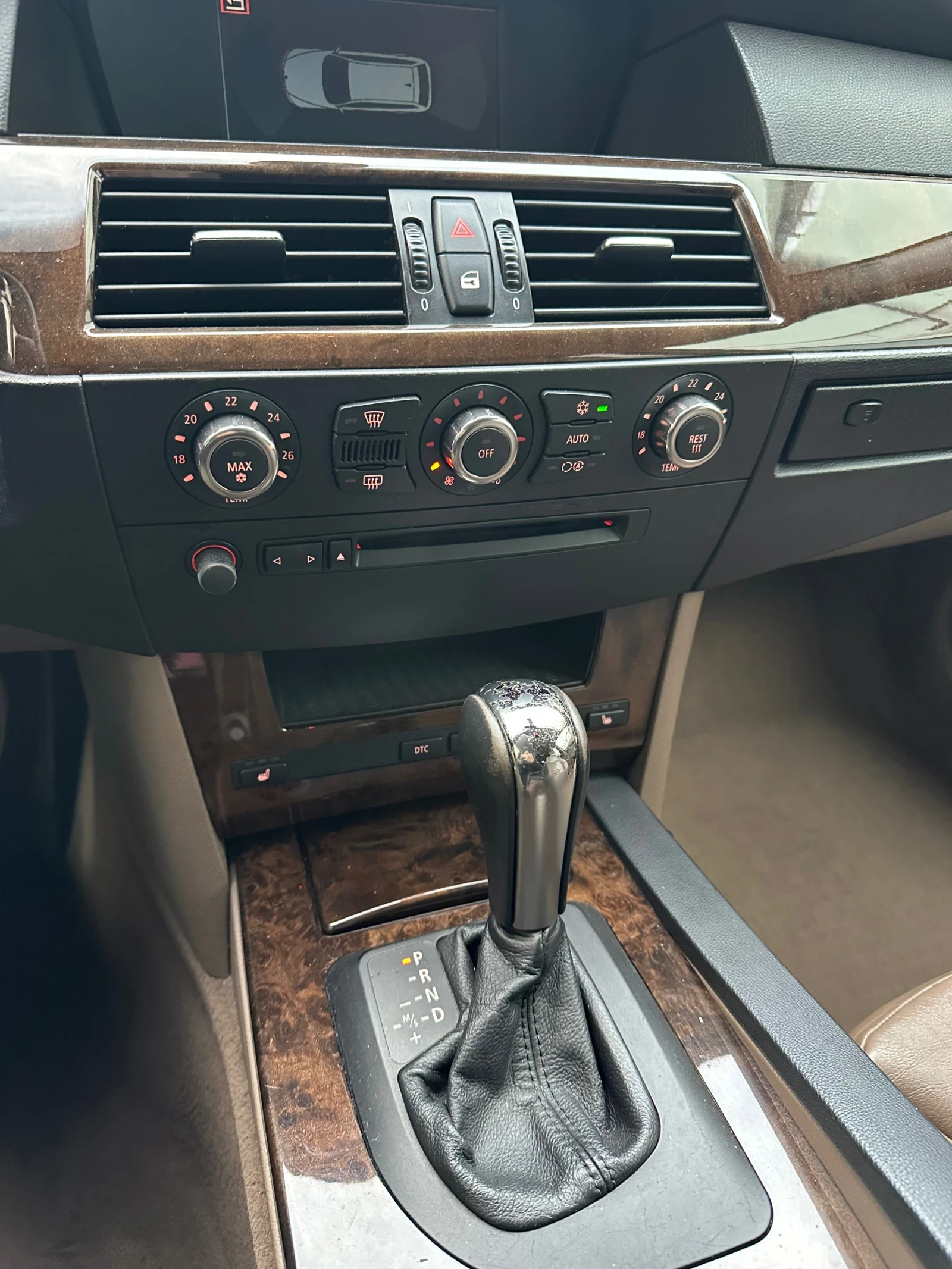 BMW 530 3.0D  xDrive, снимка 11 - Автомобили и джипове - 56359953