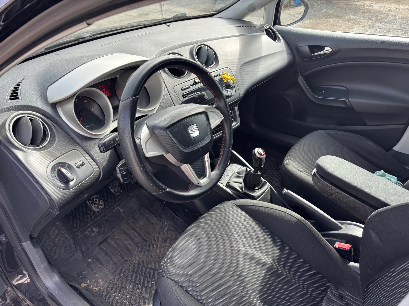 Seat Ibiza, снимка 6 - Автомобили и джипове - 56627911