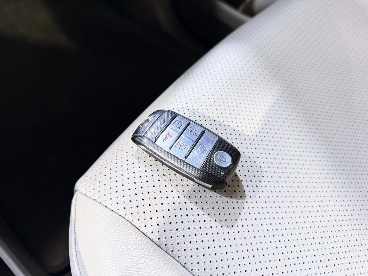 Kia Carnival ������� ����� ������ ����* encareu.com | Mobile.bg � ����������� 15