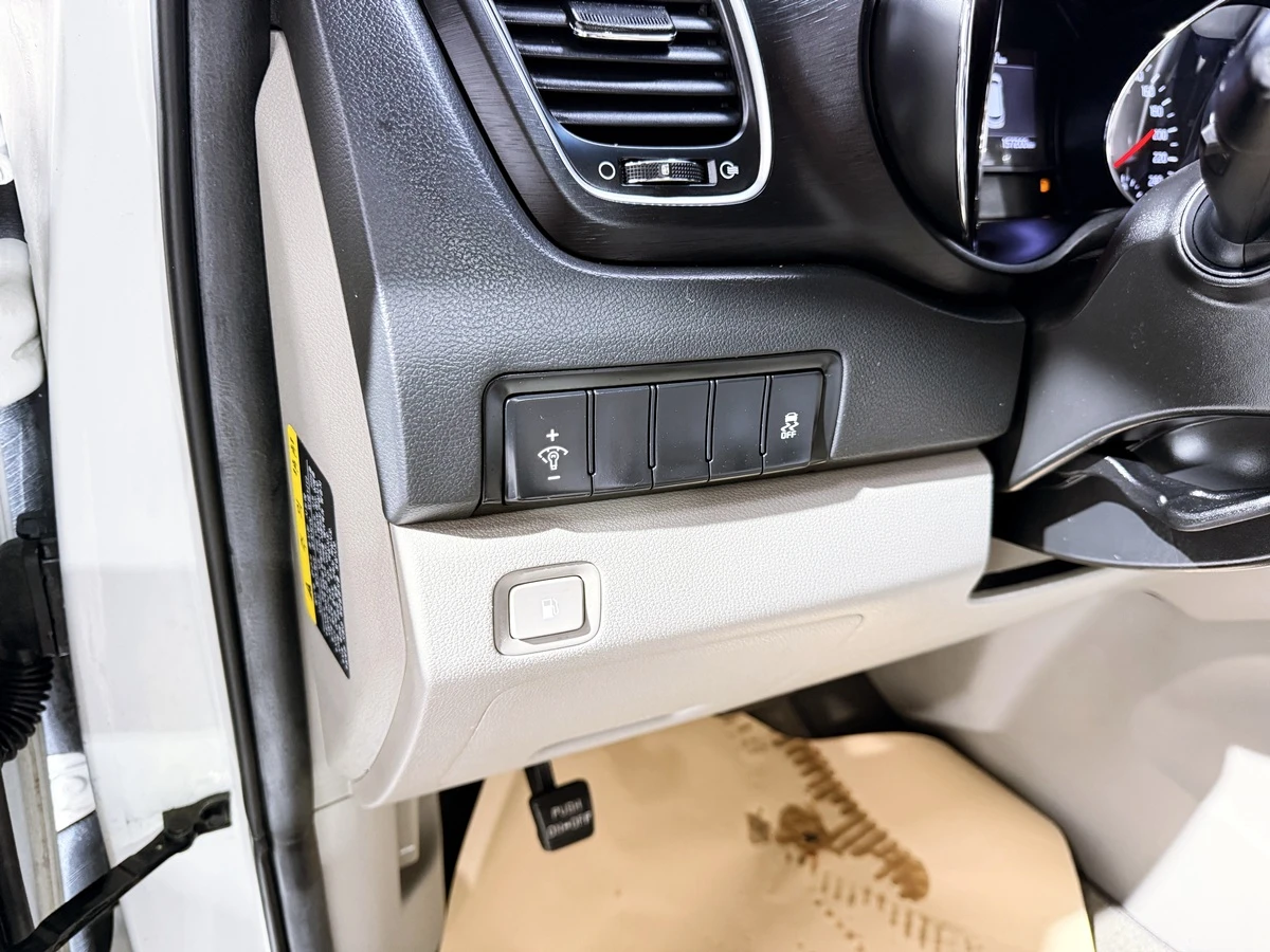 Kia Carnival ������� ����� ������ ����* encareu.com | Mobile.bg � ����������� 9