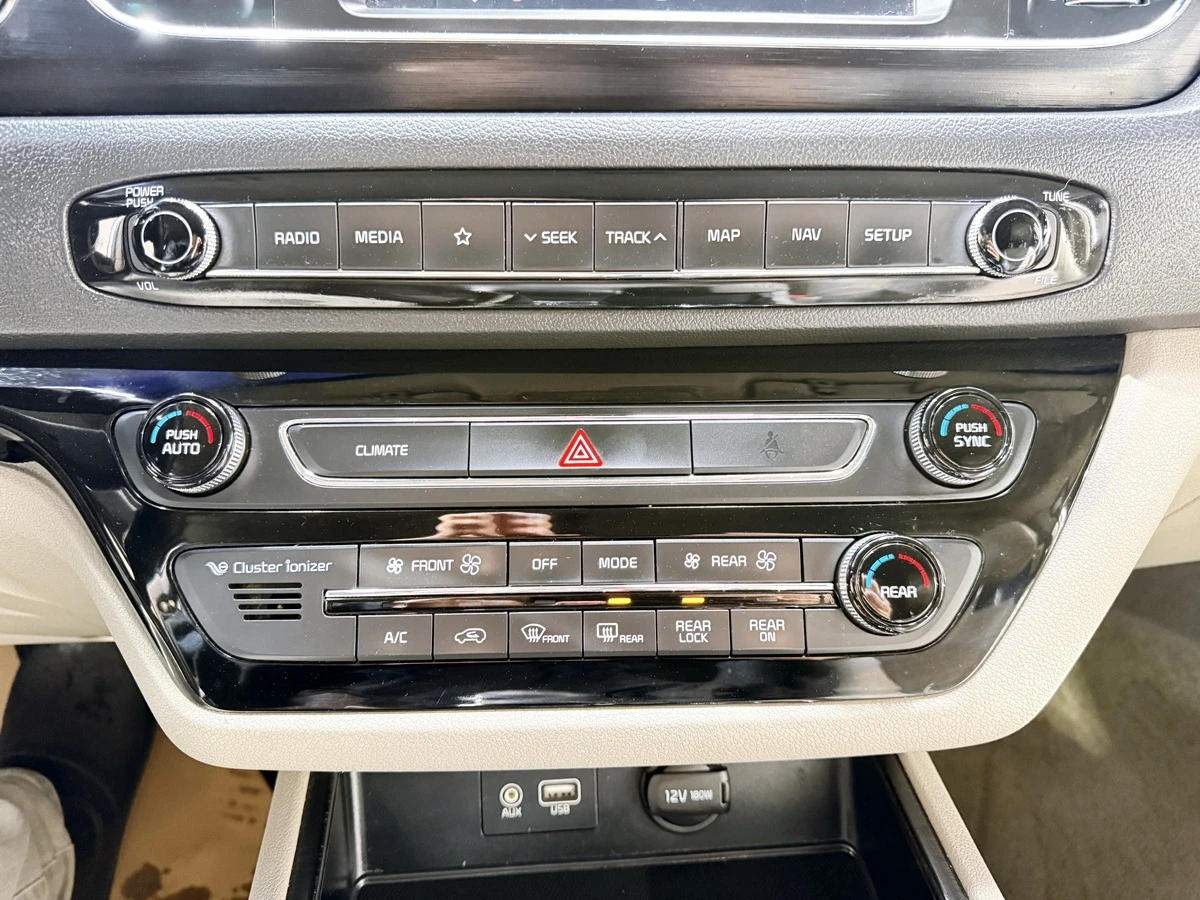 Kia Carnival ������� ����� ������ ����* encareu.com | Mobile.bg � ����������� 11