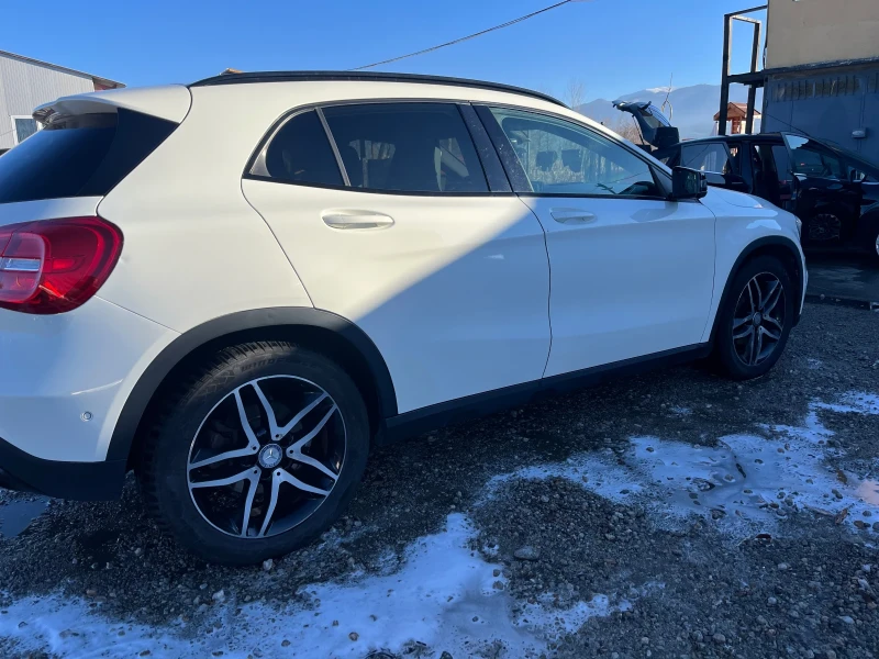 Mercedes-Benz GLA 220, снимка 5 - Автомобили и джипове - 48254922