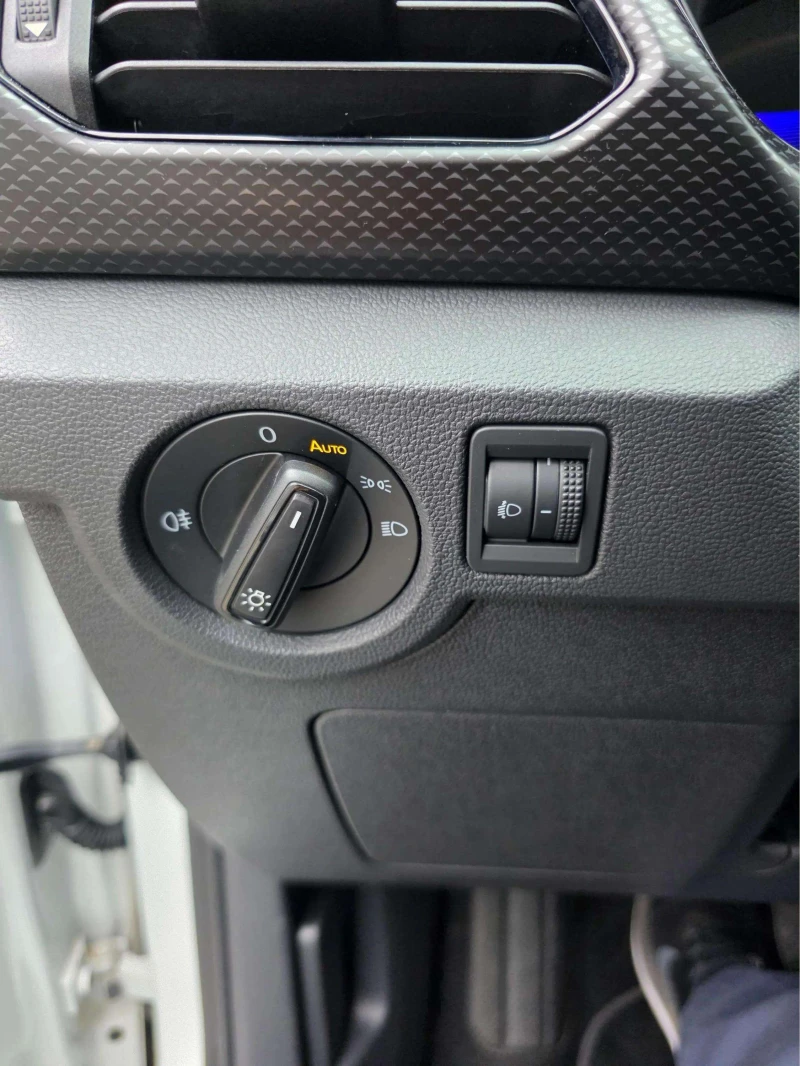 VW T-Cross 1.0 TSI, снимка 14 - Автомобили и джипове - 52069176