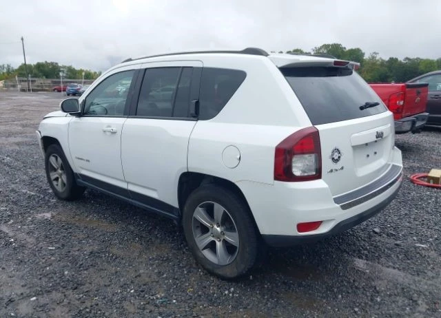 Jeep Compass HIGH ALTITUDE 4X4 ФИКСИРАНА ЦЕНА ДО БЪЛГАРИЯ!, снимка 4 - Автомобили и джипове - 47926595