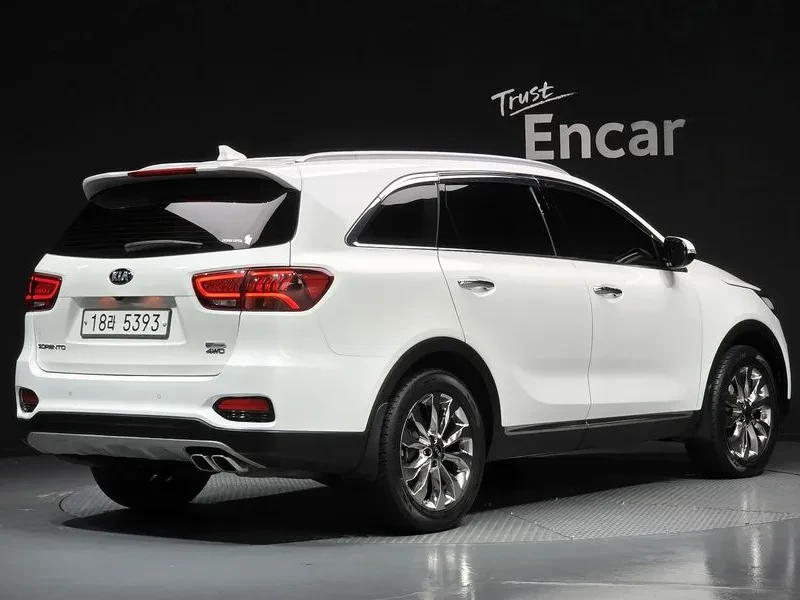 Kia Sorento 2.0 2Wd Premium, снимка 2 - Автомобили и джипове - 55938524