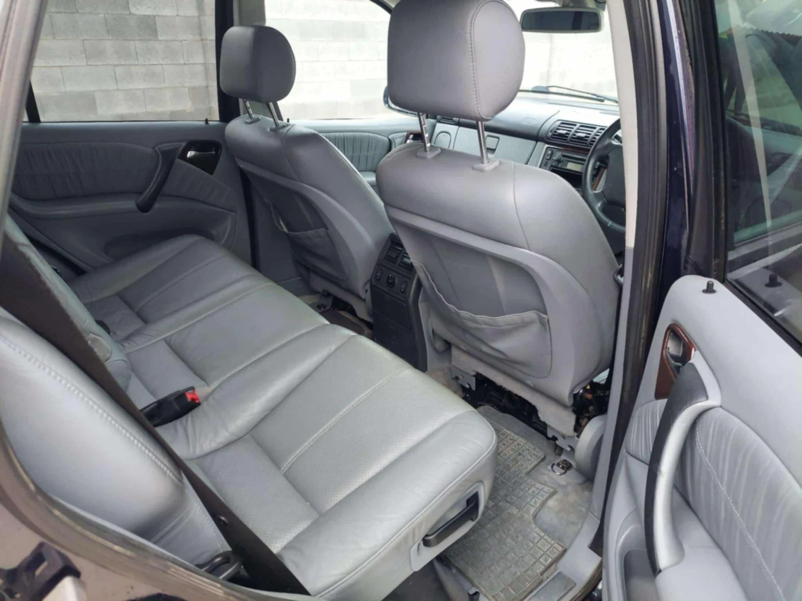 Mercedes-Benz ML 500 SUV - изображение 8