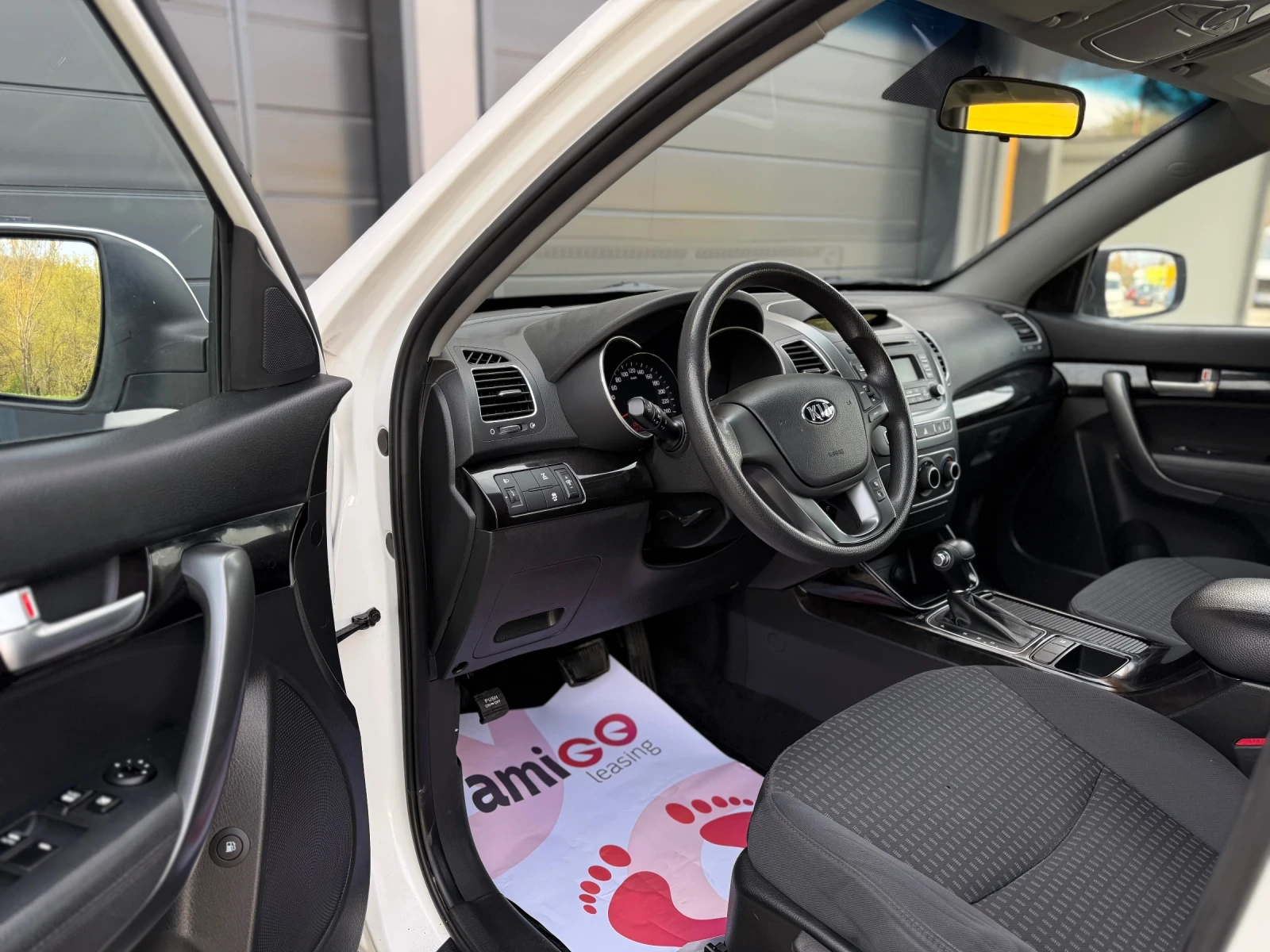 Kia Sorento 2.2 CRDI * Automat* 4x4* , снимка 7 - Автомобили и джипове - 54279854