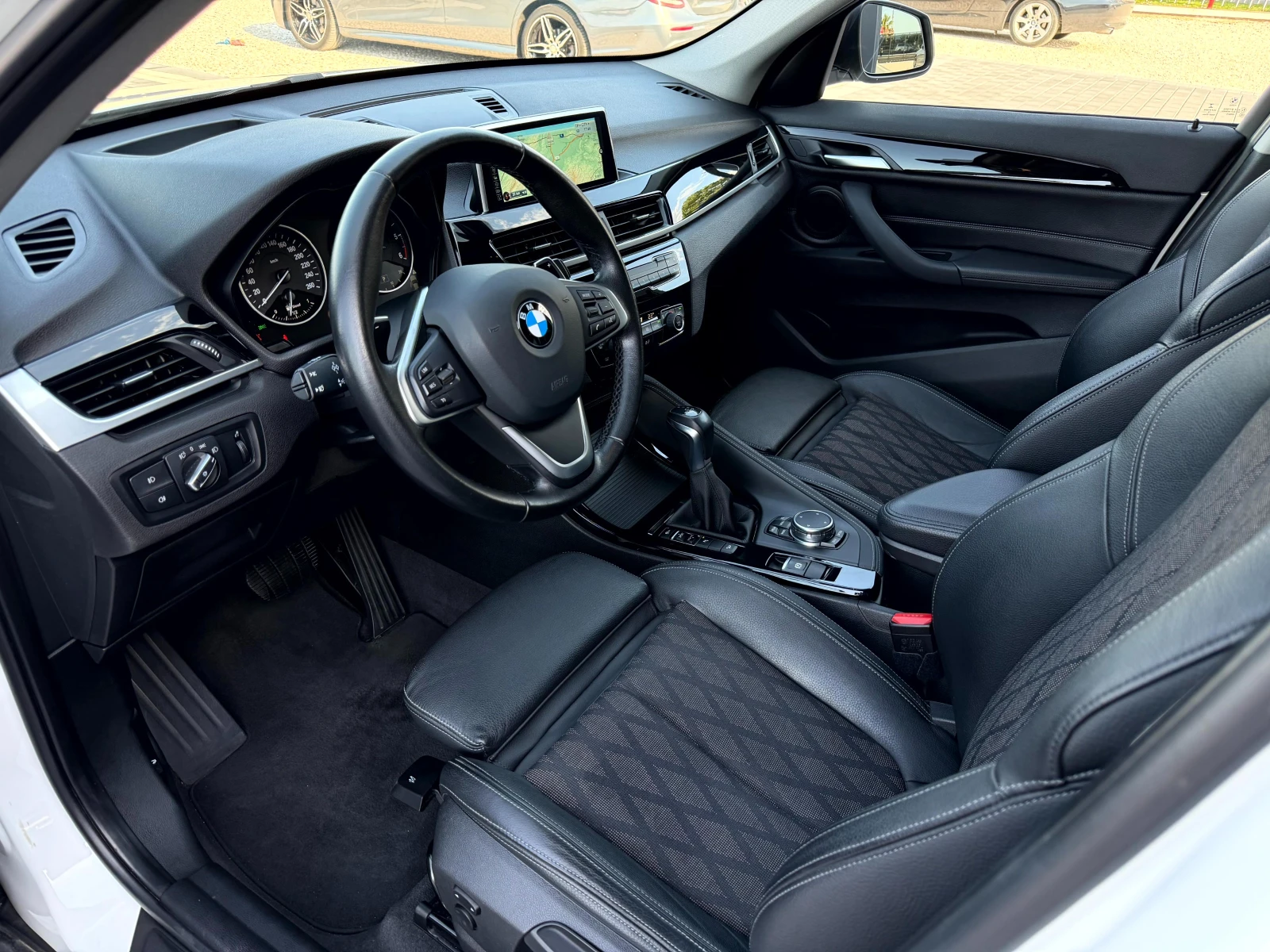 BMW X1 2.0d 190к.с X-DRIVE X-LINE* ПАНОРАМА* HEAD UP* ТОП, снимка 8 - Автомобили и джипове - 54483246