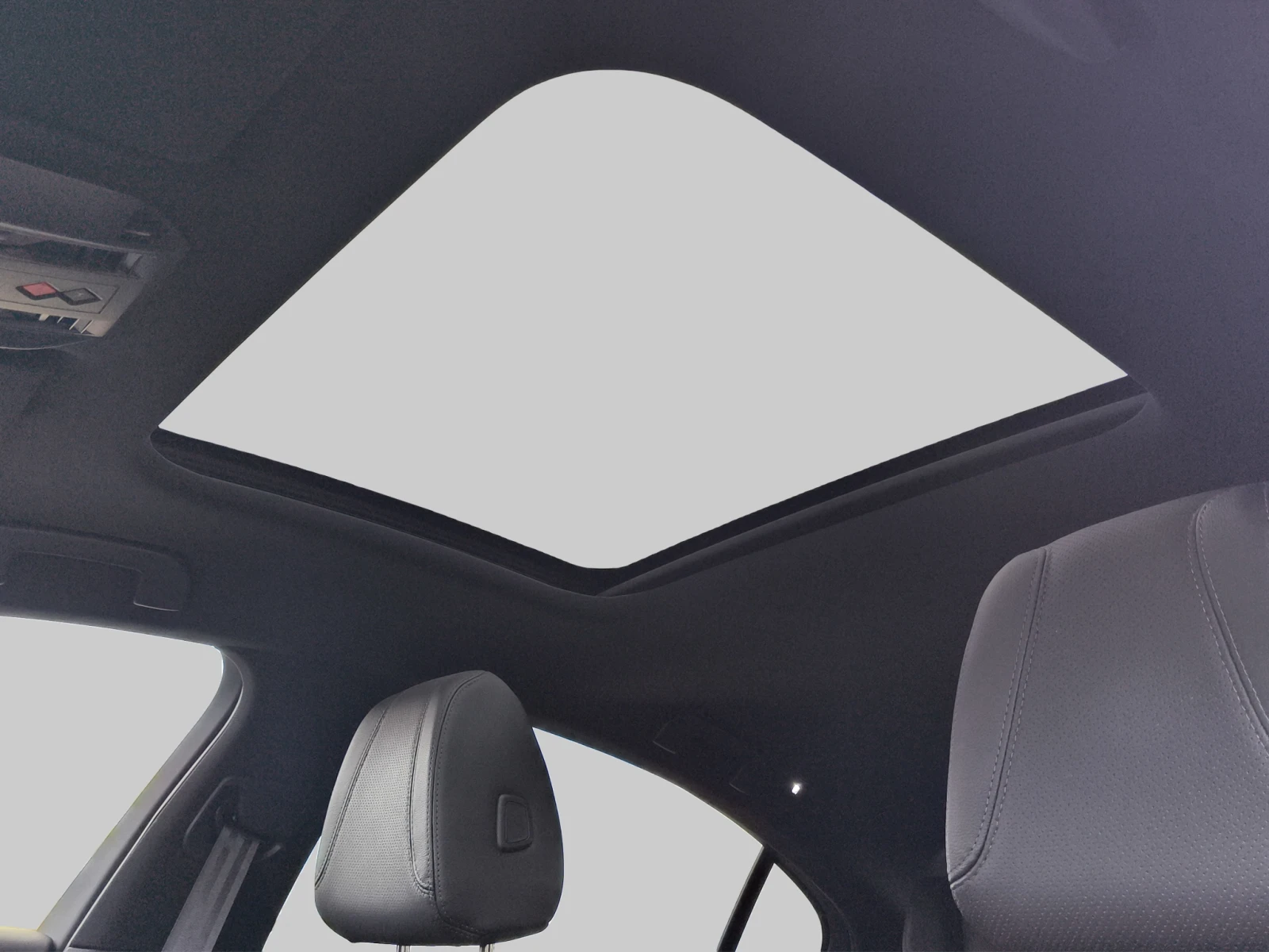 DS DS 9 Rivoli e-tense 225 e- EAT8 E6 КЛИЕНТСКИ АВТОМОБИЛ, снимка 13 - Автомобили и джипове - 54629751