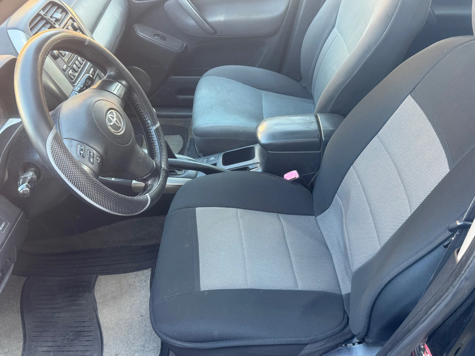 Toyota Rav4 2.0 D-4D, снимка 8 - Автомобили и джипове - 55286768