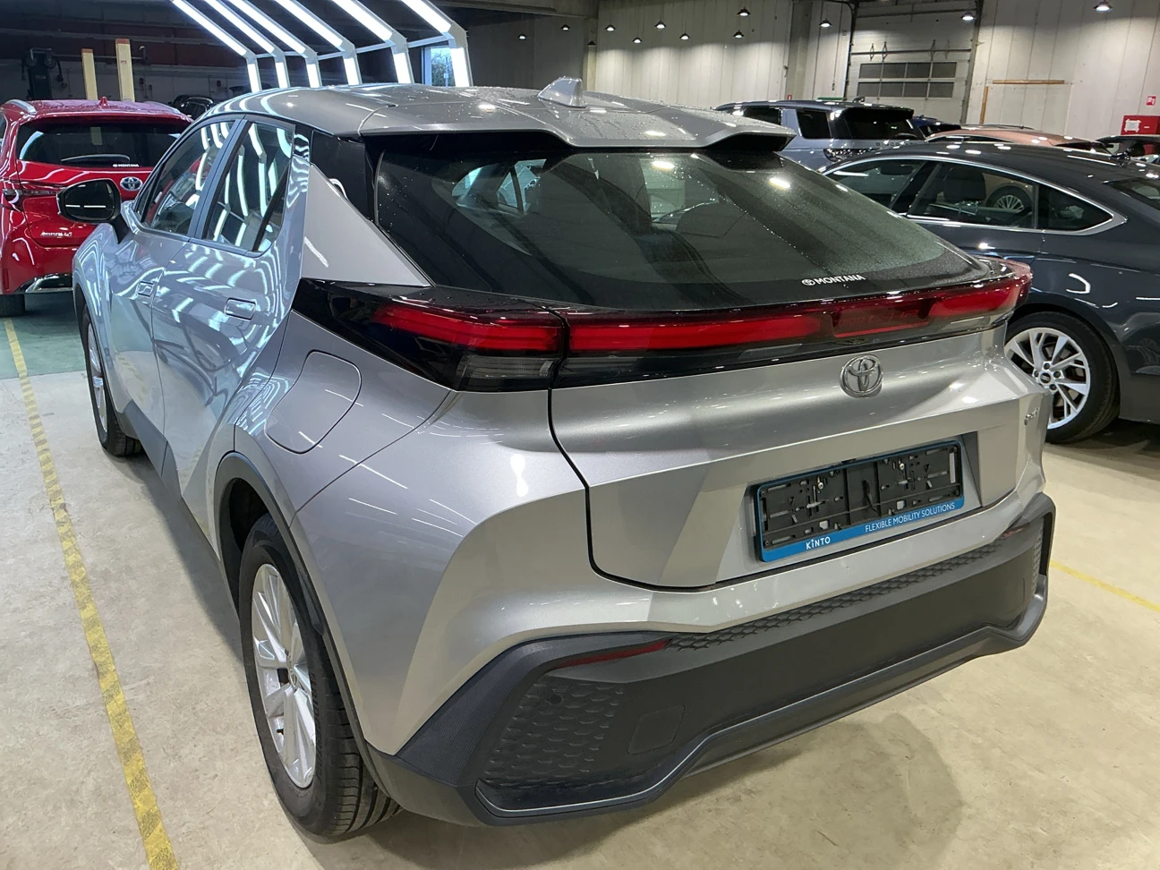 Toyota C-HR 1.8L Hybrid Dynamic e-CVT Navi, снимка 2 - Автомобили и джипове - 56163855