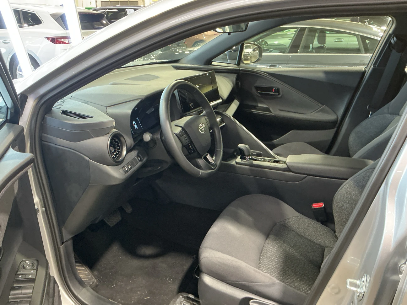 Toyota C-HR 1.8L Hybrid Dynamic e-CVT Navi, снимка 9 - Автомобили и джипове - 56163855