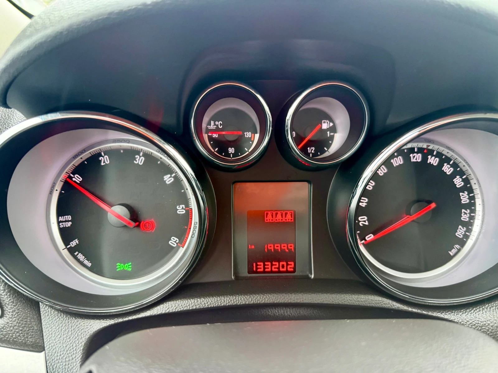 Opel Mokka 1.7 CDTI, снимка 12 - Автомобили и джипове - 56641086