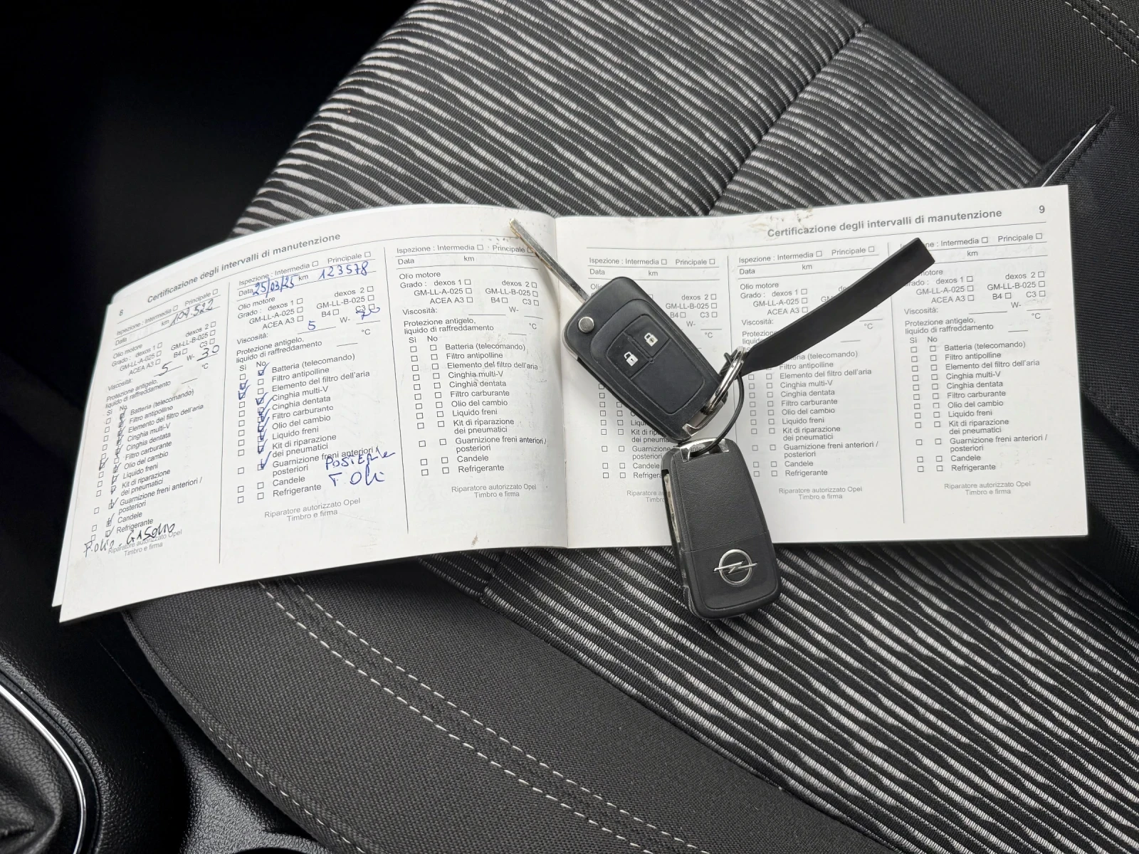 Opel Mokka 1.7 CDTI, снимка 13 - Автомобили и джипове - 56641086