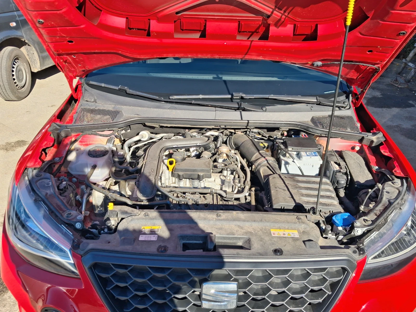 Seat Arona, снимка 11 - Автомобили и джипове - 56662301