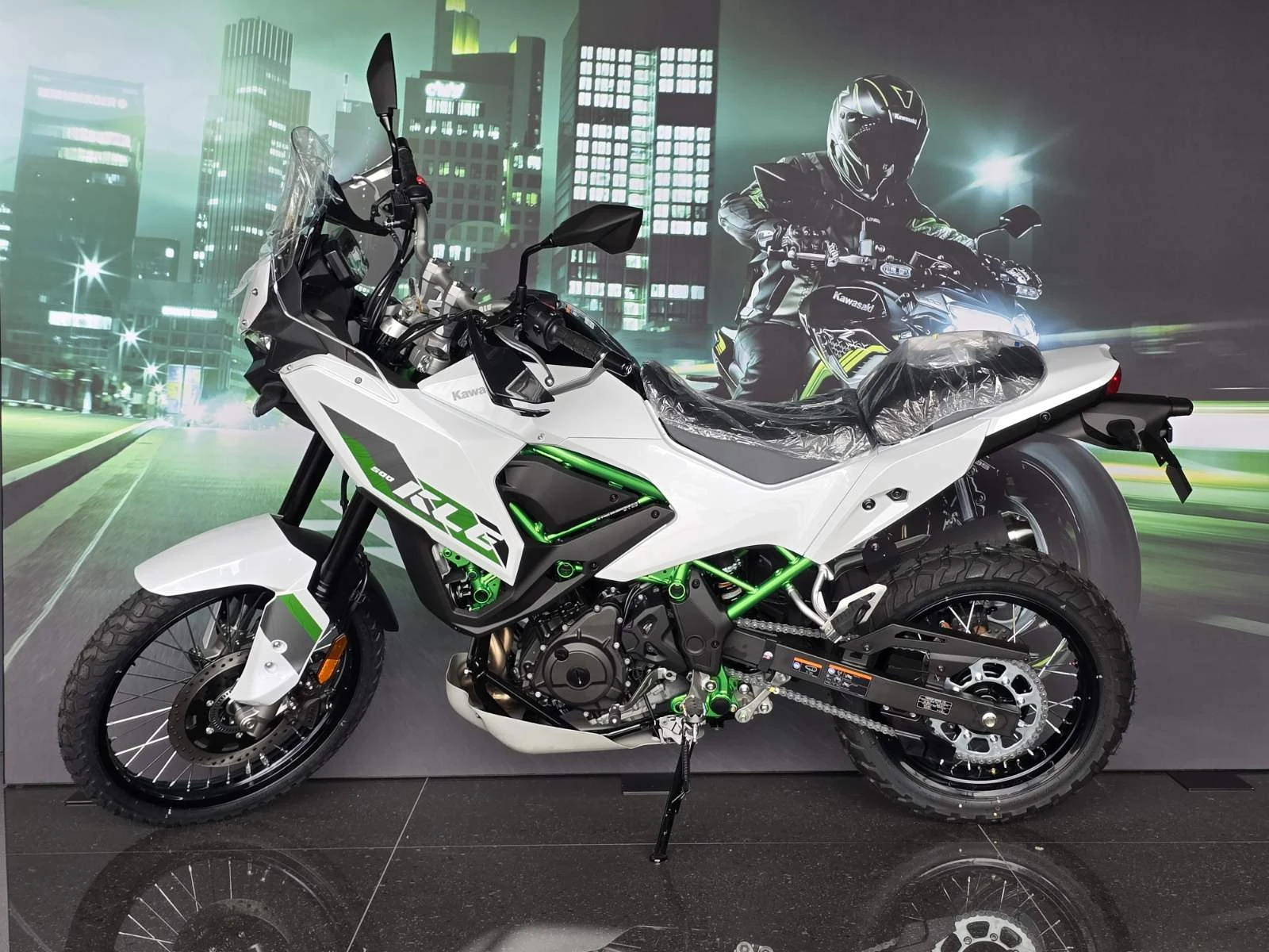 Kawasaki Kle 500 SE 2026, снимка 3 - Мотоциклети и мототехника - 54668138