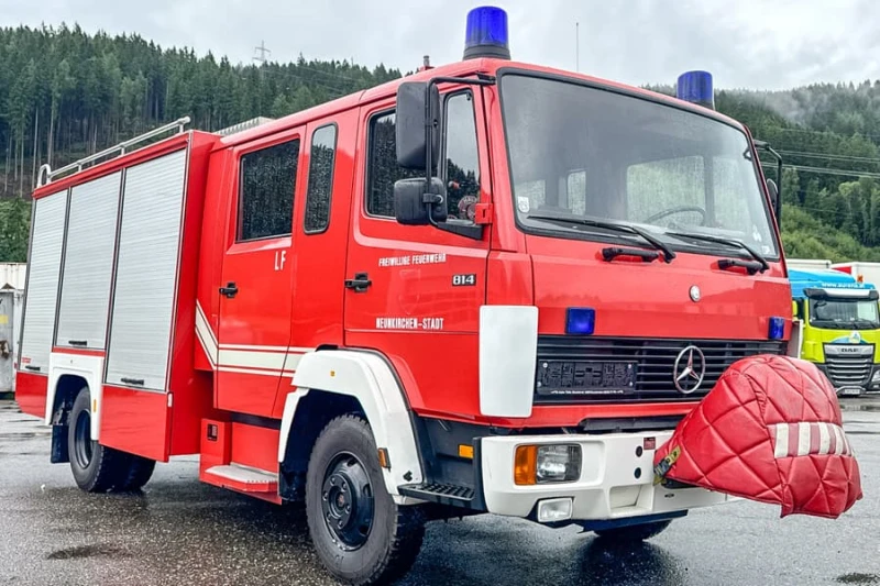 Други специализирани машини Mercedes Benz 814F/37 Пожарен автомобил - напълно оборудван, снимка 2 - Индустриална техника - 52832329