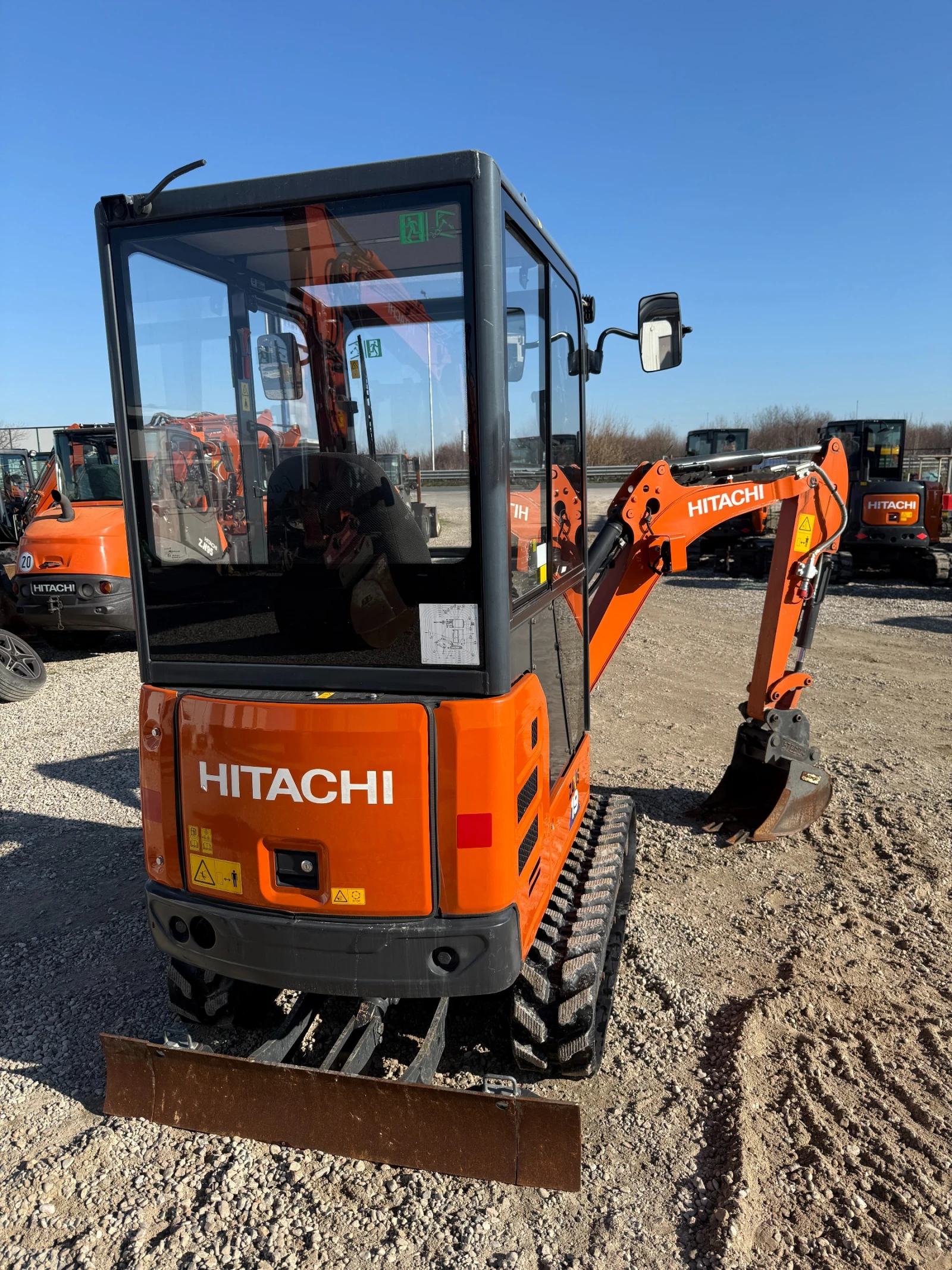 ����� Hitachi ZX 19-6 | Mobile.bg � ����������� 17