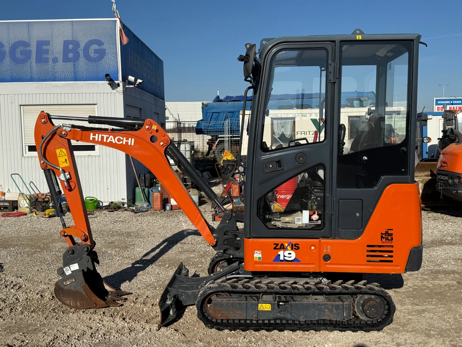 Багер Hitachi ZX 19-6