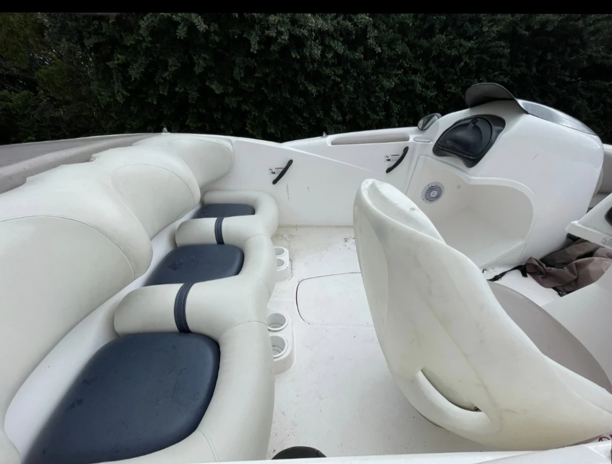 Моторна яхта Yamaha Ls2000, снимка 4 - Воден транспорт - 56277828