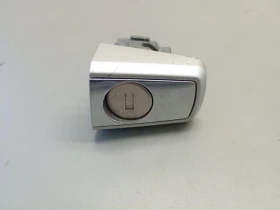 Патрон предна лява врата Опел Инсигния 2.0д (д)