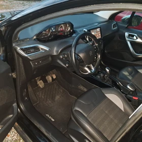 Peugeot 2008 1.2-120к.с.46860км. топ изпълнение, снимка 9