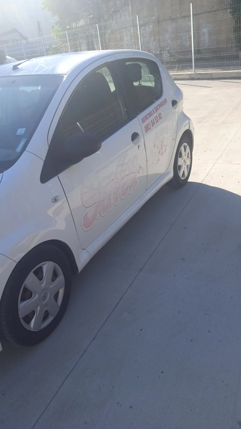 Toyota Aygo, снимка 2 - Автомобили и джипове - 51817843
