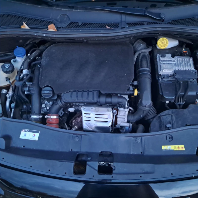 Peugeot 2008 1.2-120к.с.46860км. топ изпълнение, снимка 15 - Автомобили и джипове - 52281851