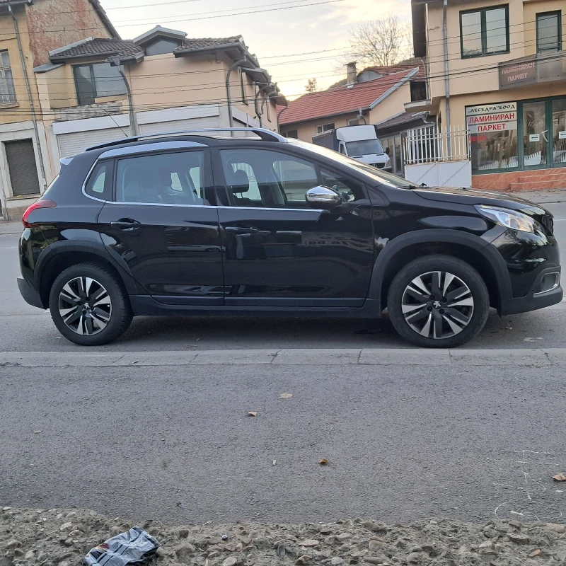 Peugeot 2008 1.2-120к.с.46860км. топ изпълнение, снимка 8 - Автомобили и джипове - 52281851