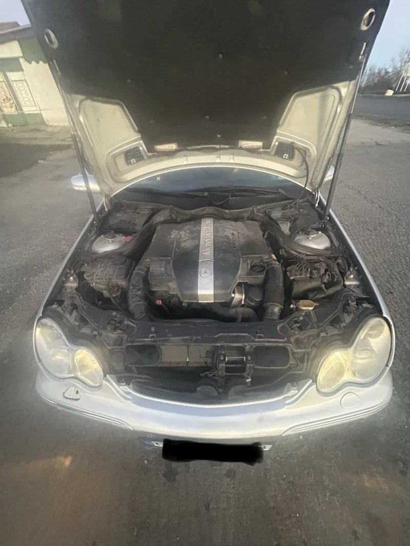 Mercedes-Benz C 240 Бензин/газ 4 matic, снимка 6 - Автомобили и джипове - 52929616