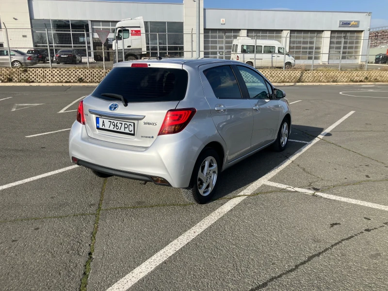 Toyota Yaris Hybrid, снимка 3 - Автомобили и джипове - 53008010