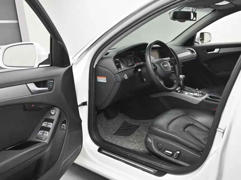 Audi A4 2.0 ТDI, снимка 11 - Автомобили и джипове - 54142918