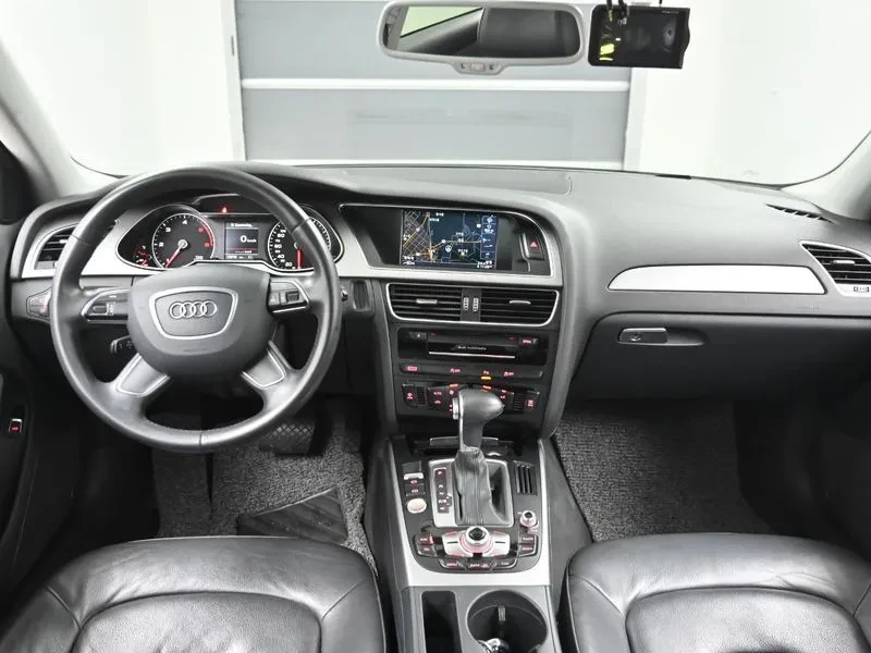 Audi A4 2.0 ТDI, снимка 7 - Автомобили и джипове - 54142918