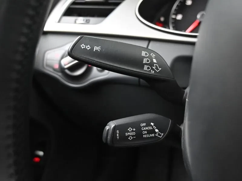 Audi A4 2.0 ТDI, снимка 17 - Автомобили и джипове - 54142918