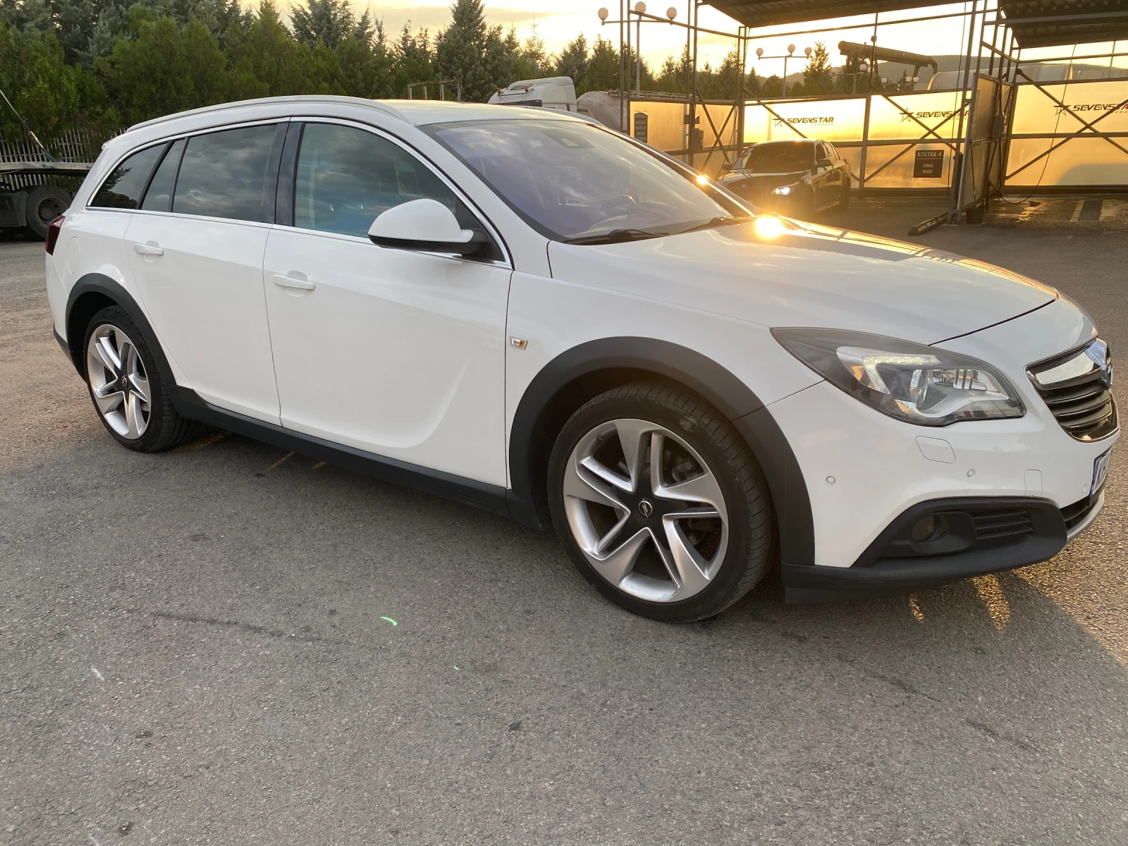 Opel Insignia 2.0 4х4 Tourer - изображение 3