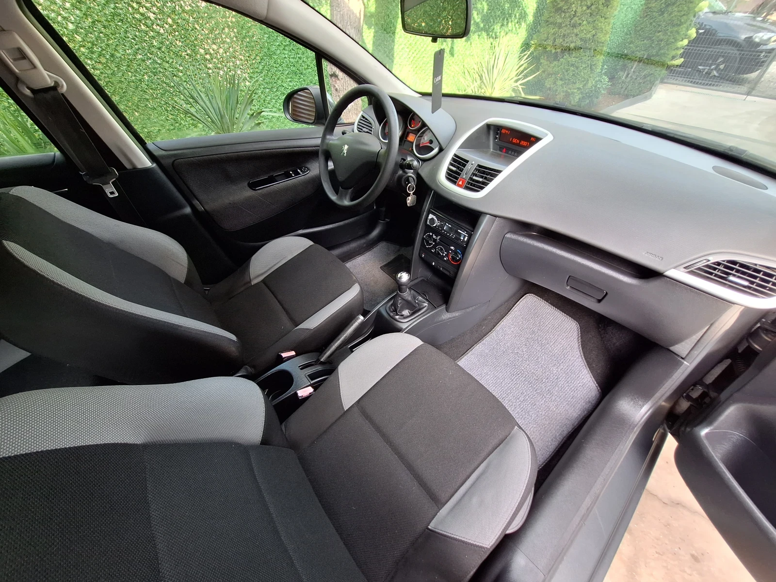 Peugeot 207 1.4  Eco - изображение 9