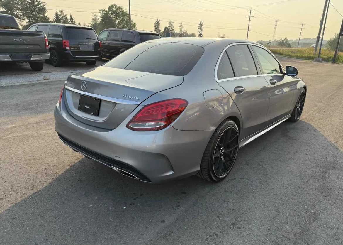 Mercedes-Benz C 300 4MATIC * * CARFAX * * АВТО КРЕДИТ * *  - изображение 5