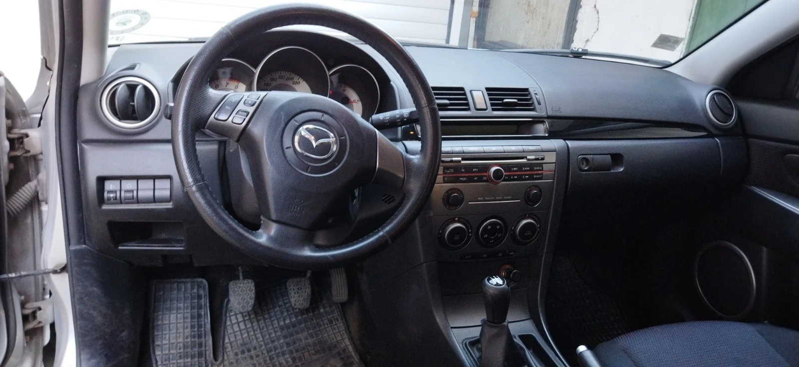 Mazda 3, снимка 7 - Автомобили и джипове - 53827542